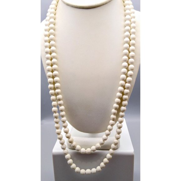 Vintage Super Long Strand of White Beads, Flapper Style Jewelry Wardrobe Basic - Picture 3 of 5